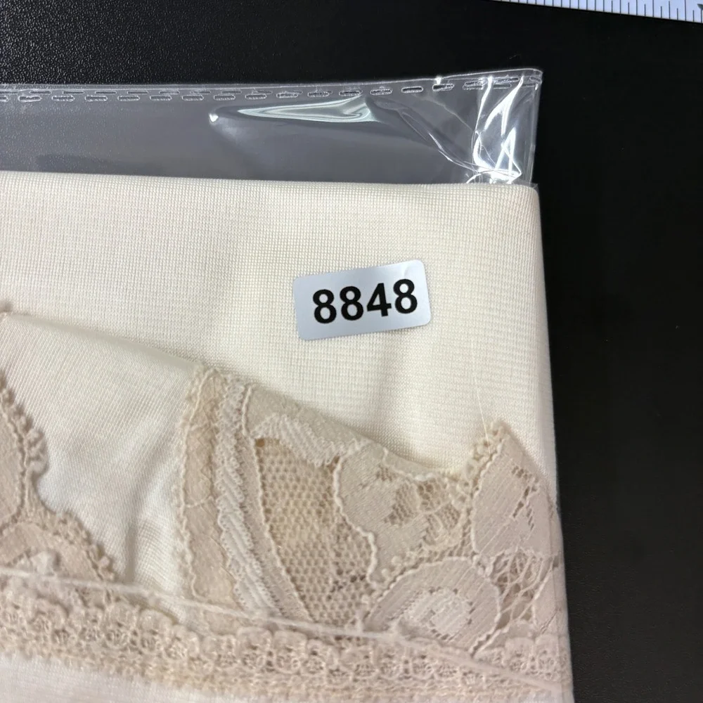 Vintage Women Full Slip Size Small Cream Lace Trim Adjustable Straps Unbranded - Picture 9 of 10